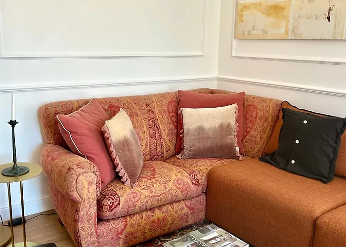 Retreat,ac,pool,ev Car Apartman *