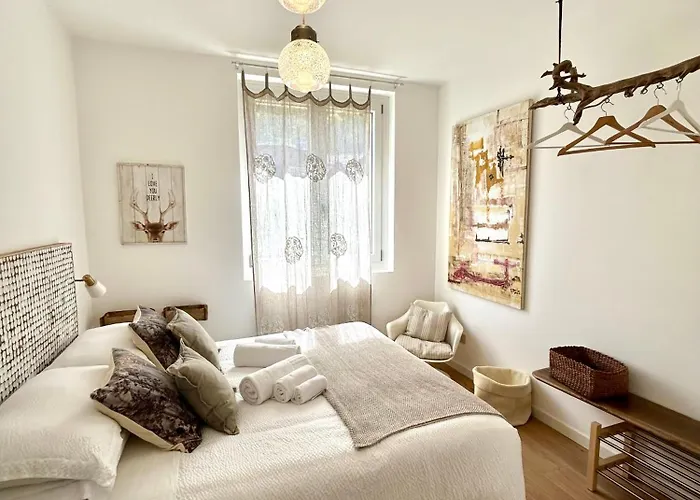 Retreat,ac,pool,ev Car Apartman *