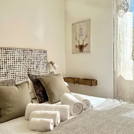 Appartamento Retreat,ac,pool,ev Car